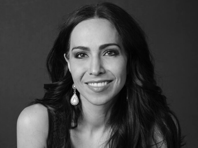 Sandra-Estrada-por-Juan-R-Lllaguno-684x1024
